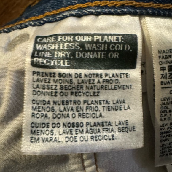 Levi’s Blue Denim Jean shorts distressed hem - Picture 6 of 8